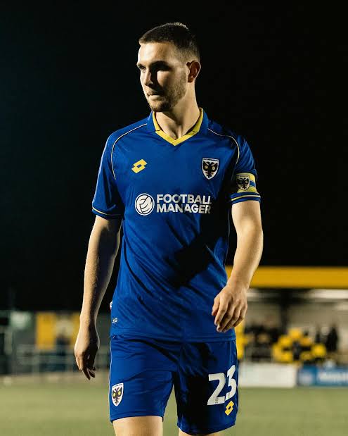 Wings Sign Defender Leo Young on Loan from AFC Wimbledon